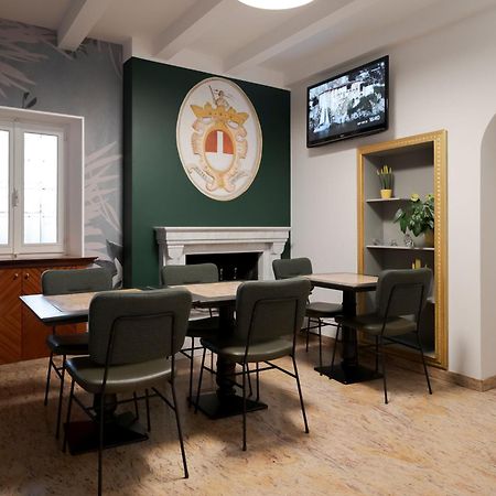 Hotel Ungheria Varese 1946 Екстер'єр фото