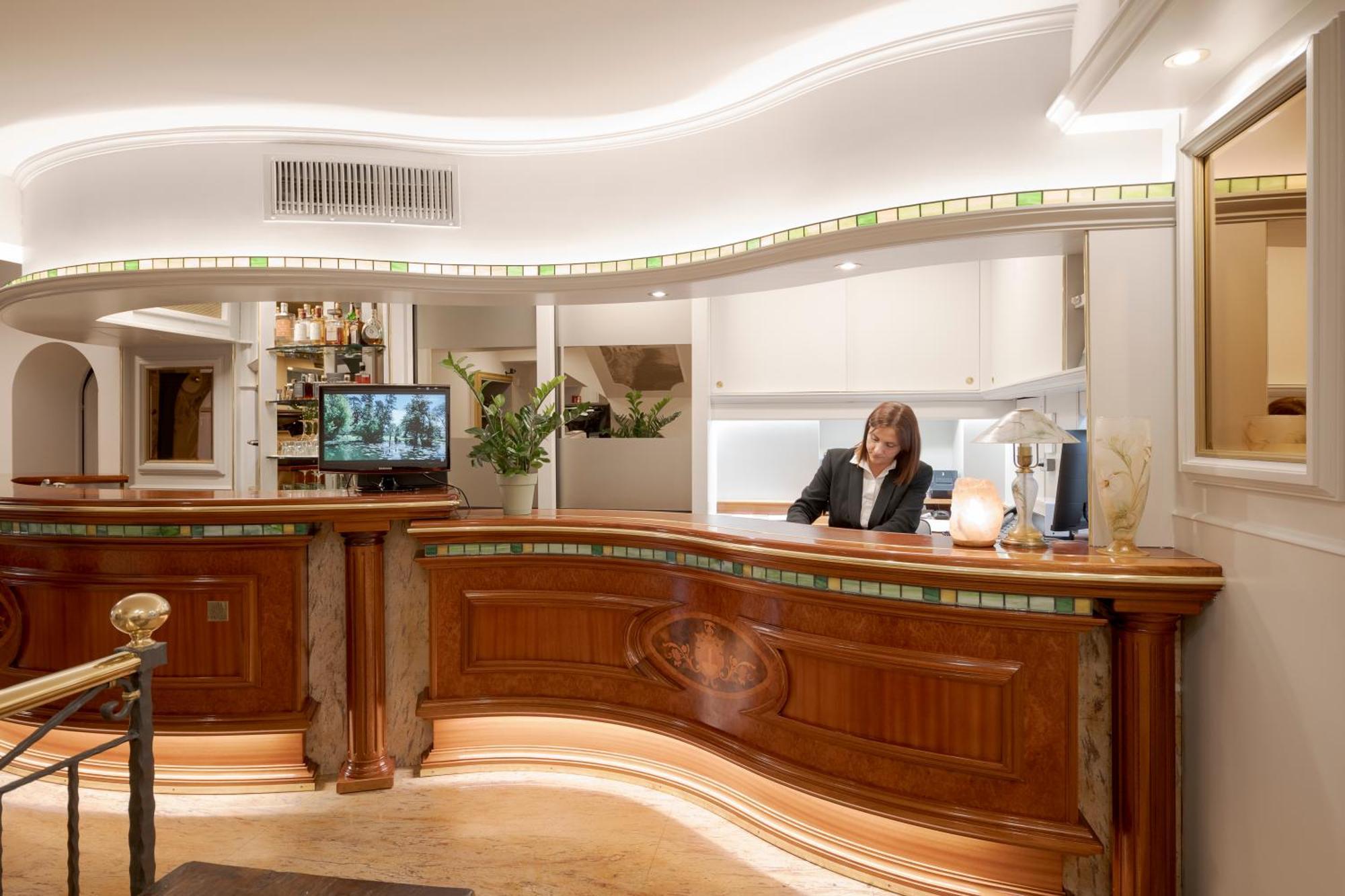 Hotel Ungheria Varese 1946 Екстер'єр фото