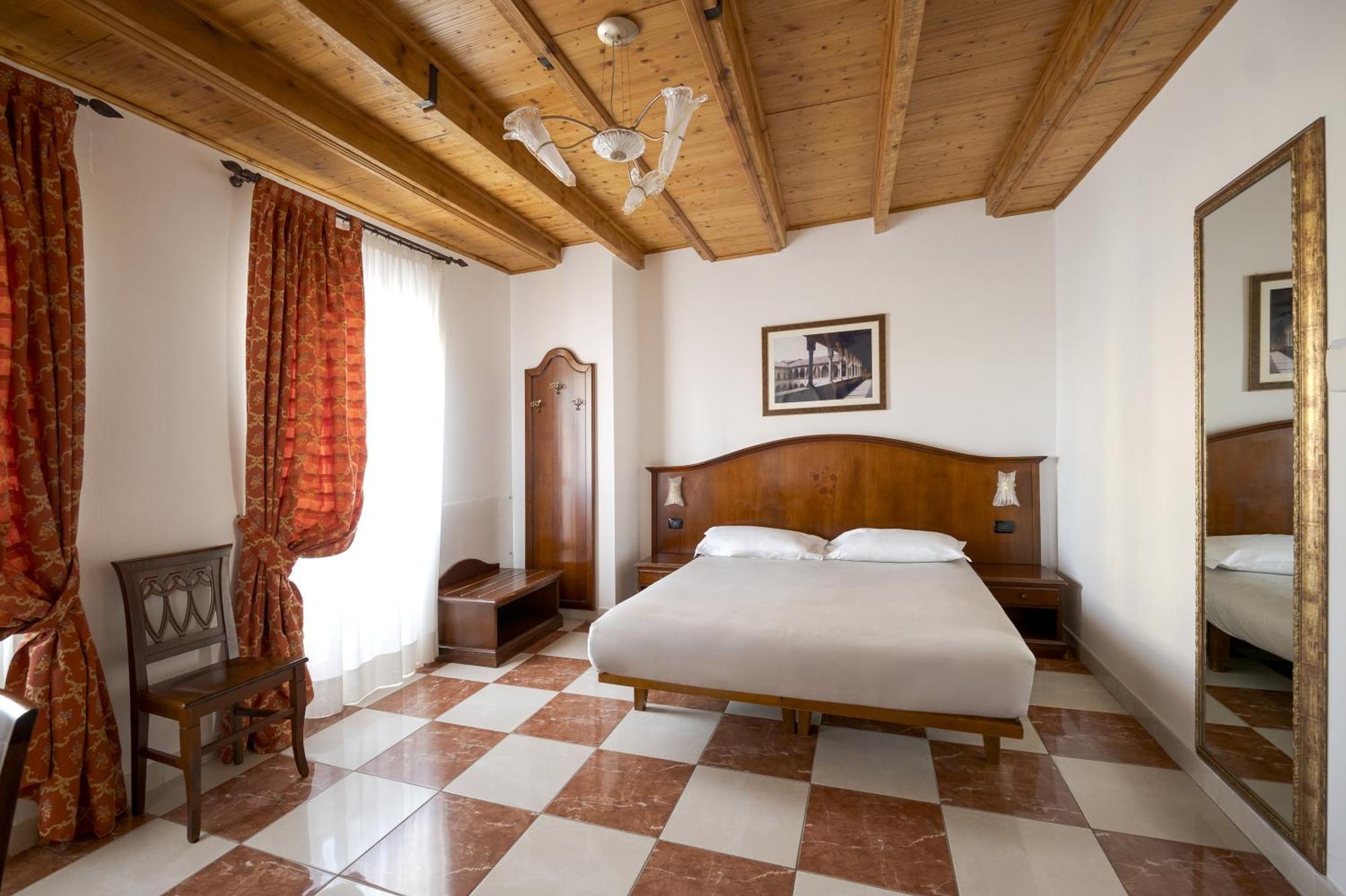 Hotel Ungheria Varese 1946 Екстер'єр фото