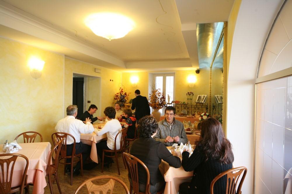 Hotel Ungheria Varese 1946 Екстер'єр фото